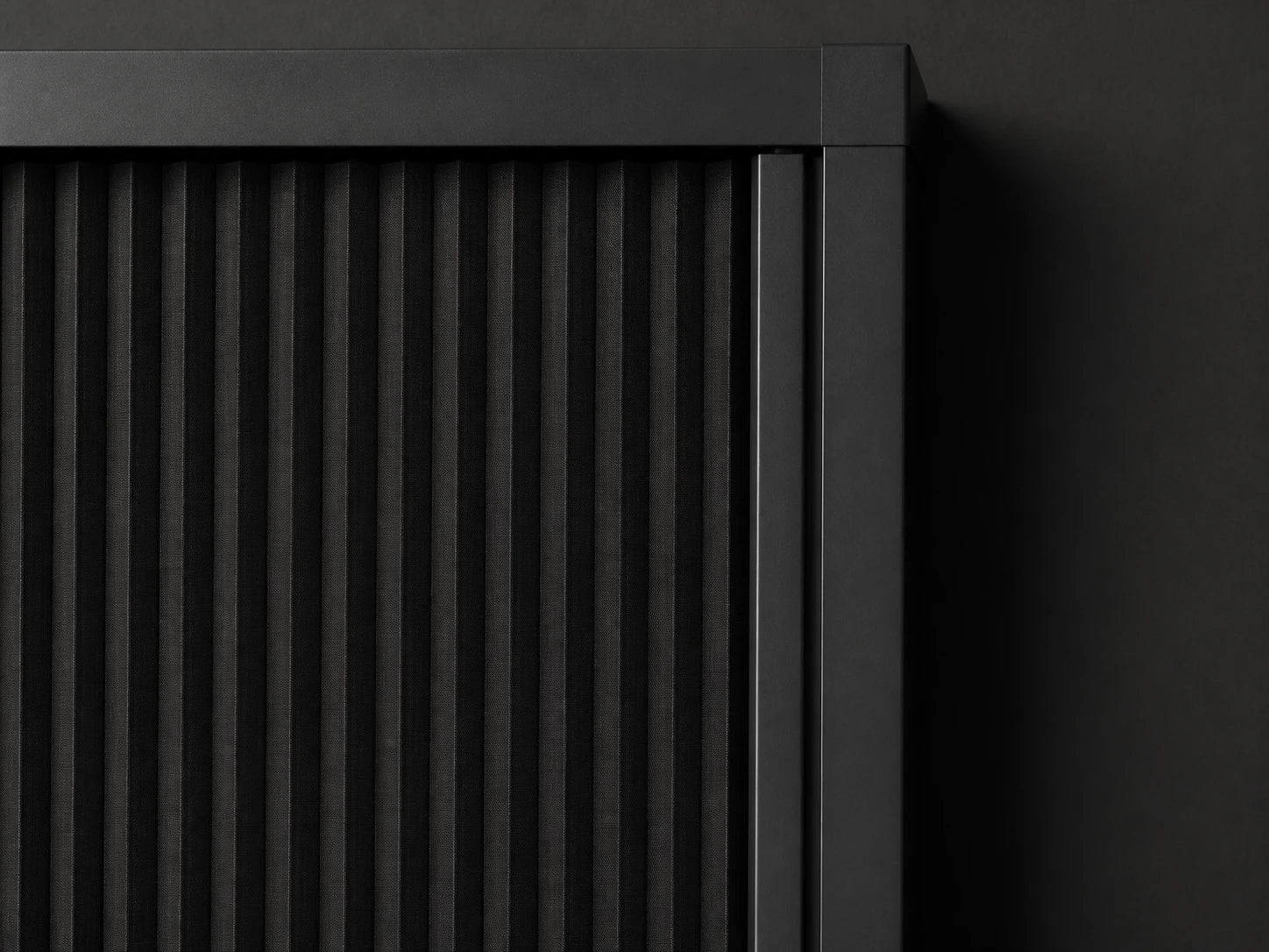 Close view of the Dawnproof Fixed perimeter and shade edge
